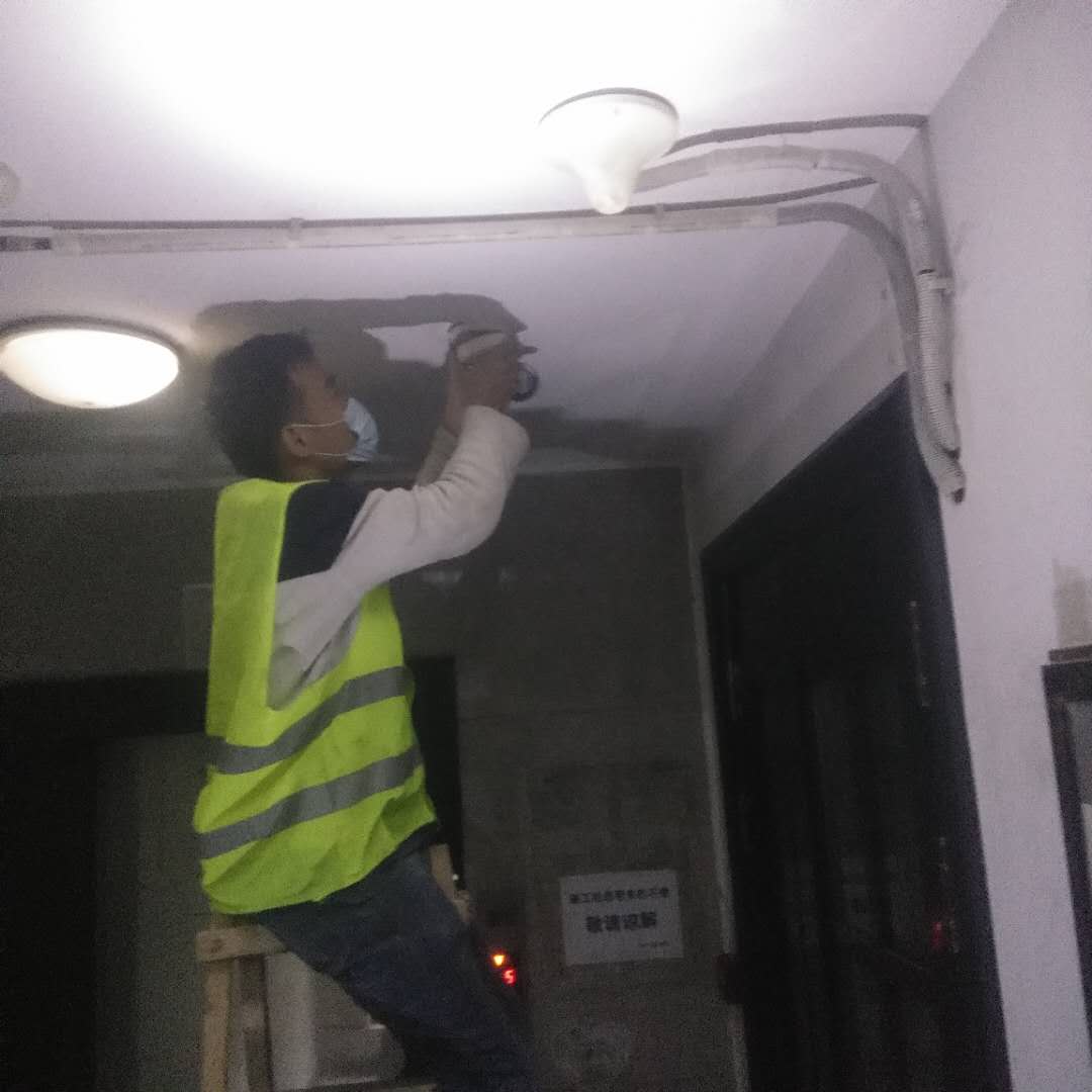 北京朝陽百子灣某餐飲店煙感如何使用，煙感移位與消防面積有關嗎？